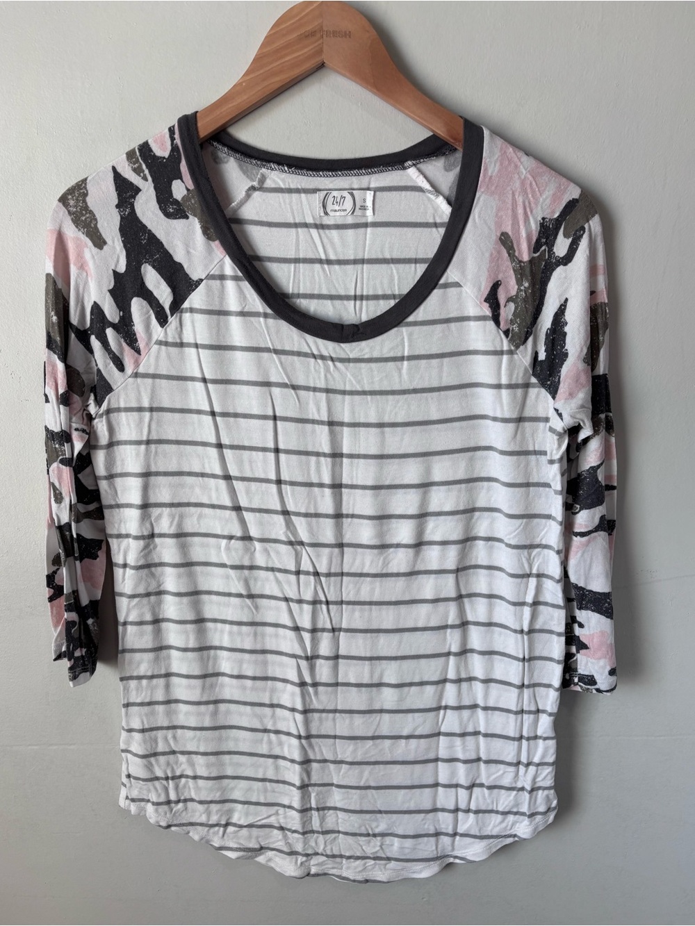 Maurices 24/7 Striped & Camo Raglan Tee | Size S | Excellent Condition